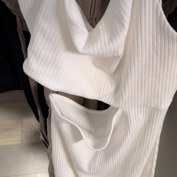 H&M Off the Shoulder White Dress - Picture 4 of 8